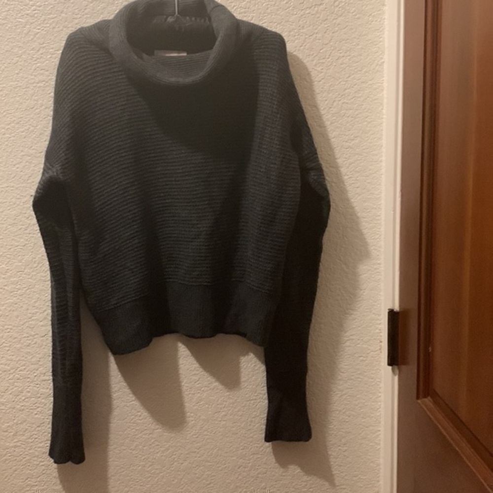 Banana Republic merino wool, alpaca & nylon sweater - Picture 3 of 8
